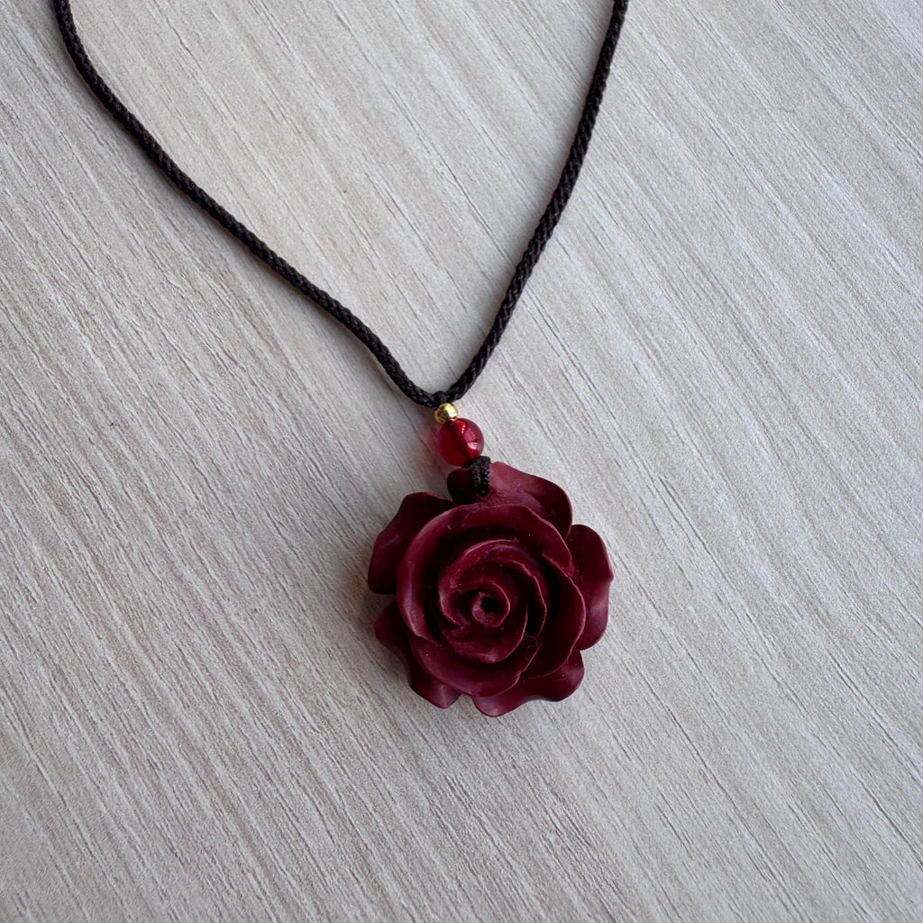 Coffret Rose Bordeaux Sculptée à la Main