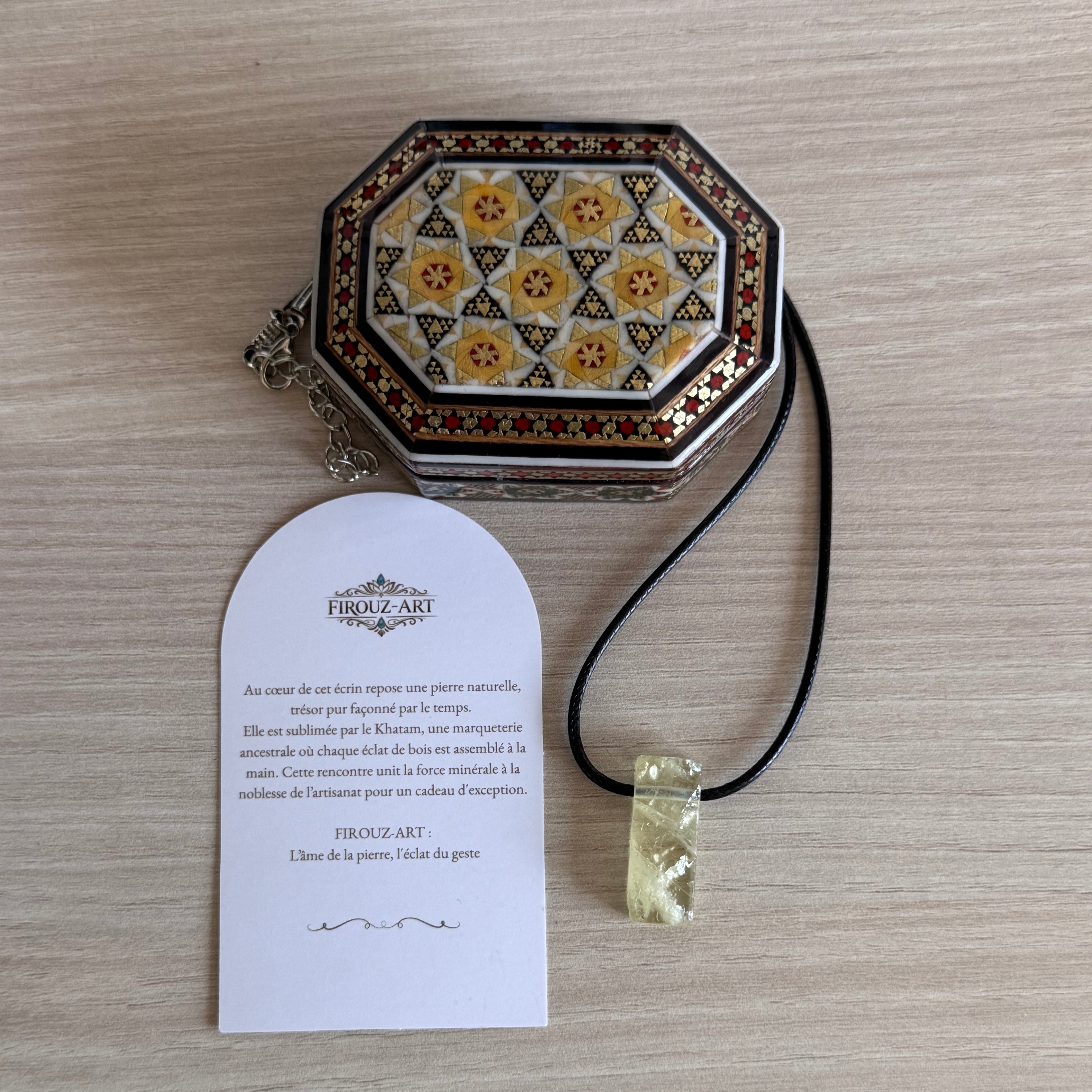 Coffret cadeau en Khatam avec pendentif en citrine polie naturelle FIROUZ ART