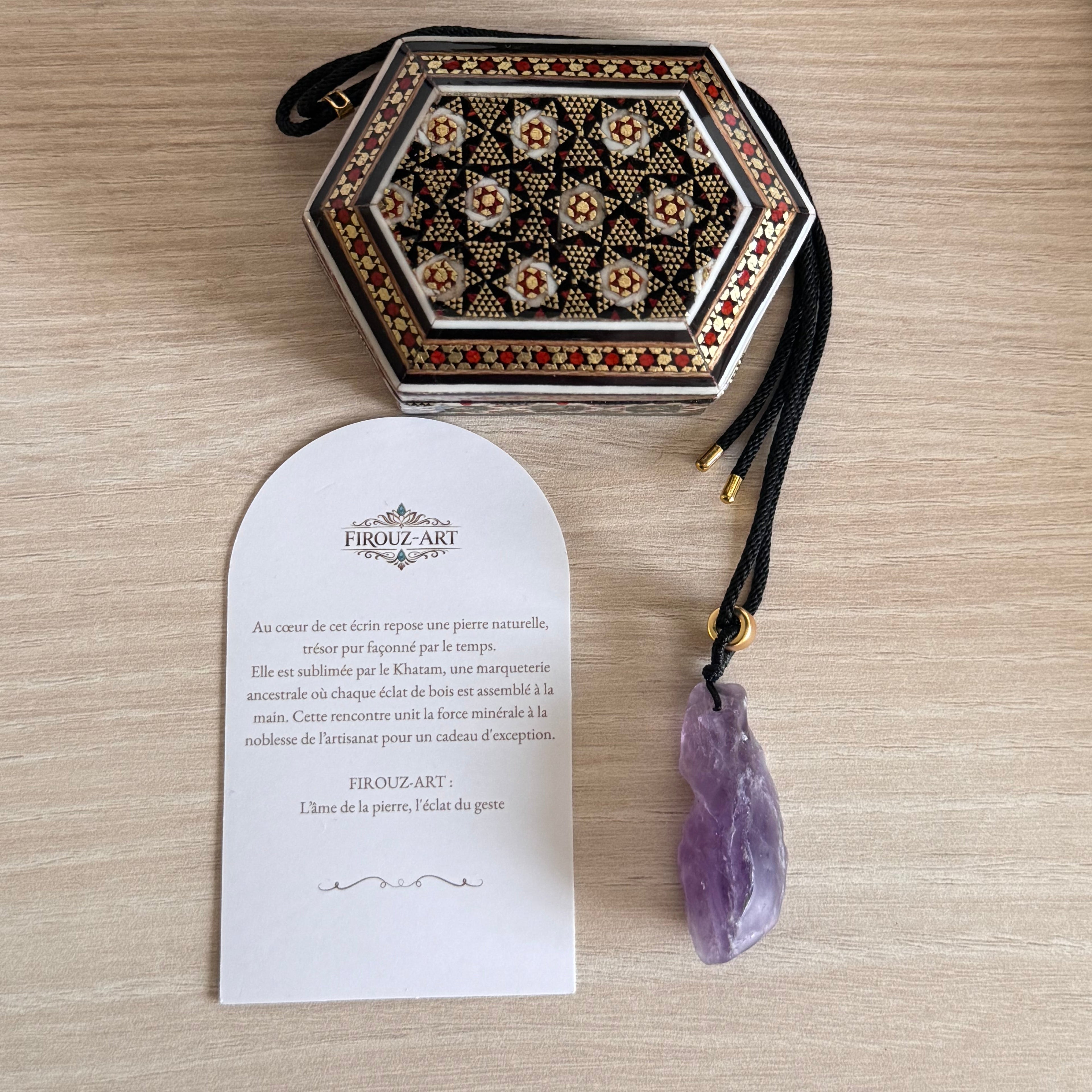 Collier en améthyste brute naturelle violette sur cordon noir – FIROUZ ART