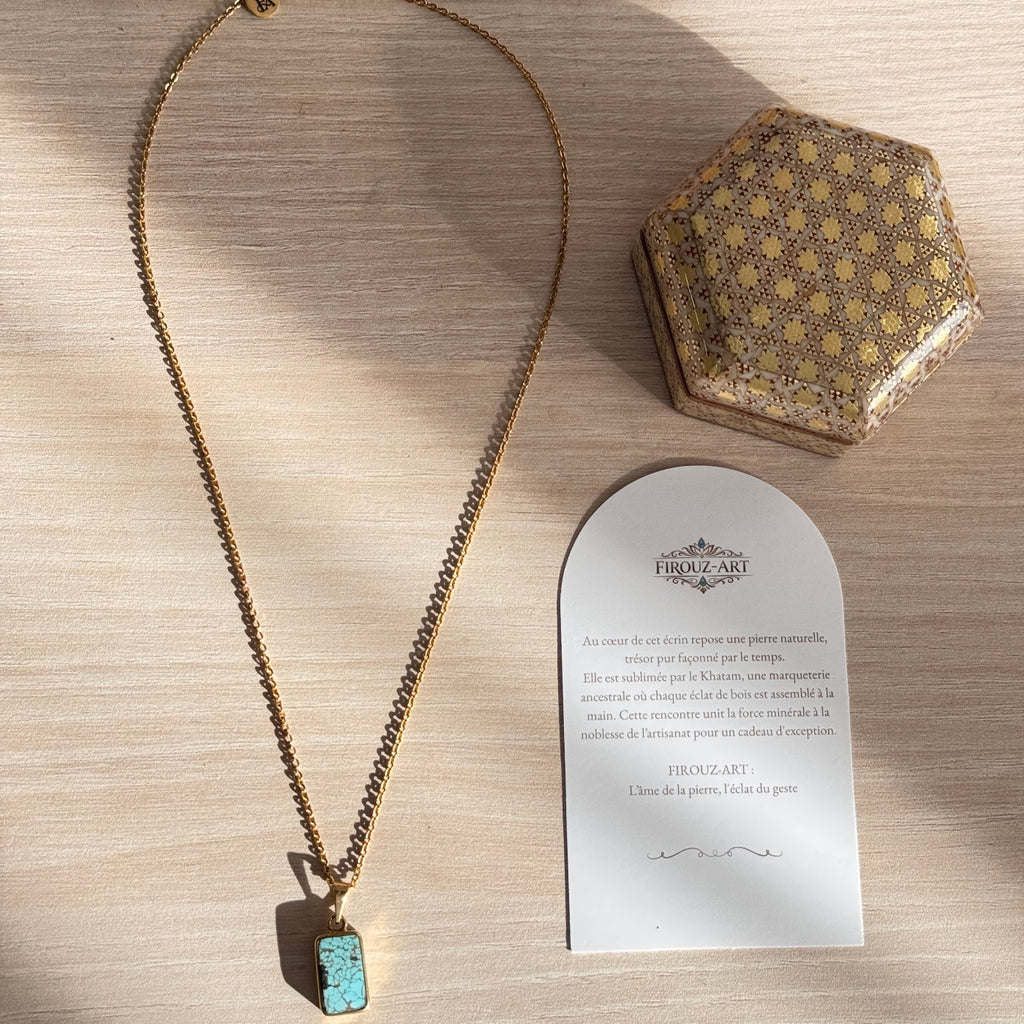 Collier Fenêtre FIROUZ ART en turquoise naturelle avec son écrin artisanal Khatam